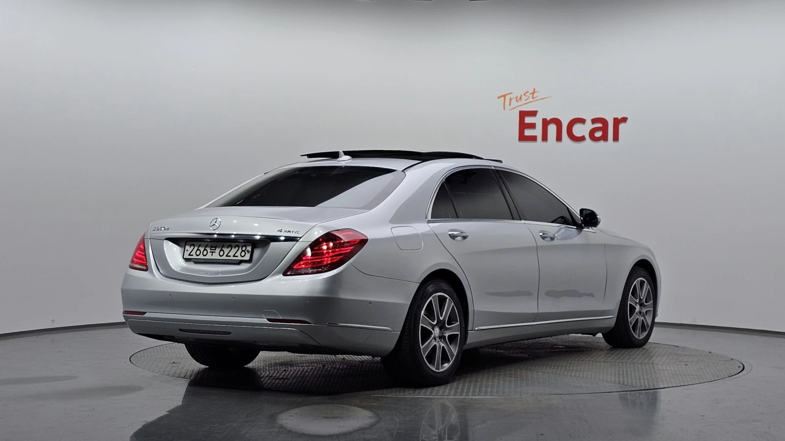 Mercedes-Benz S 350 * L * ТЕЛЕВИЗОРИ * СЛЕДЕНЕ НА ЛЕНТИ * BURMESTER * , снимка 4 - Автомобили и джипове - 56081529