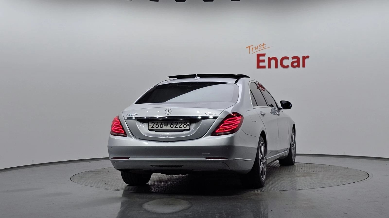 Mercedes-Benz S 350 * L * ТЕЛЕВИЗОРИ * СЛЕДЕНЕ НА ЛЕНТИ * BURMESTER * , снимка 2 - Автомобили и джипове - 56081529