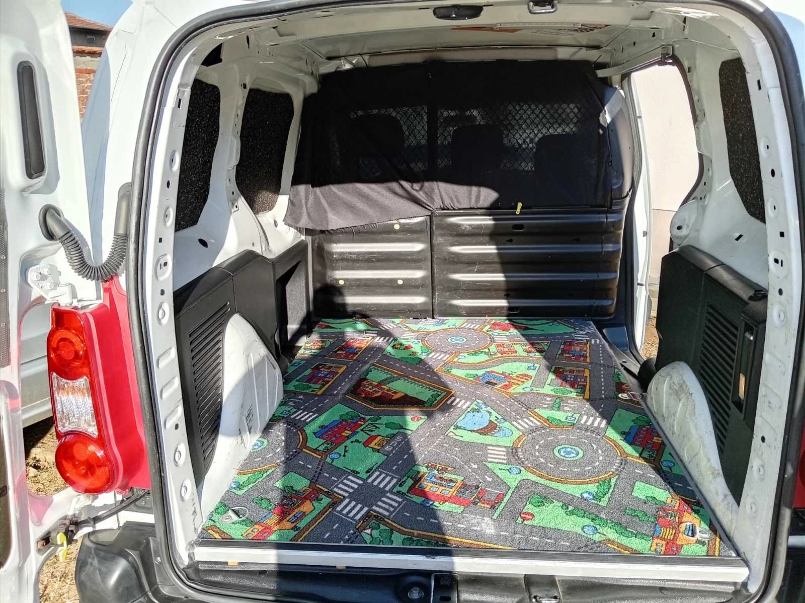 Citroen Berlingo 1.6-E HDI-90кс Клима, снимка 14 - Автомобили и джипове - 56137665