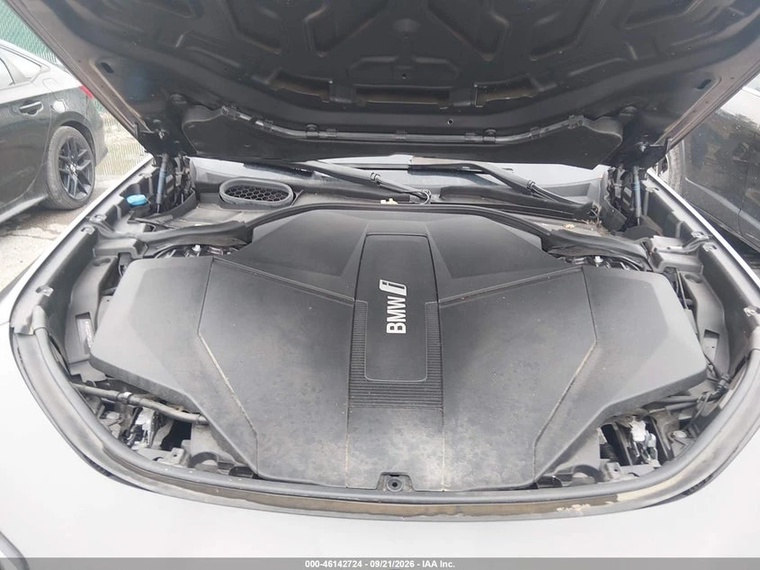 BMW i7 xDrive60, снимка 10 - Автомобили и джипове - 56424976