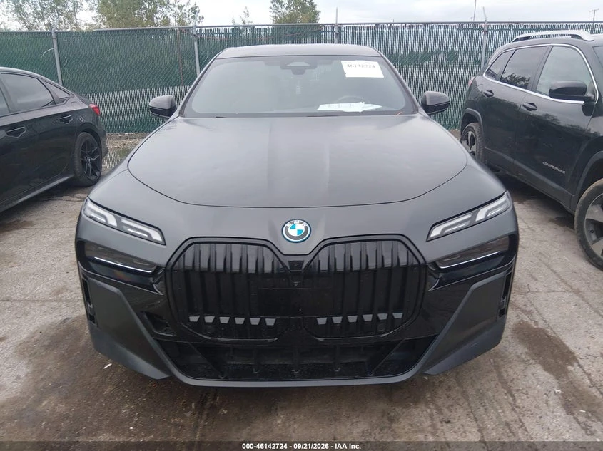 BMW i7 xDrive60, снимка 12 - Автомобили и джипове - 56424976