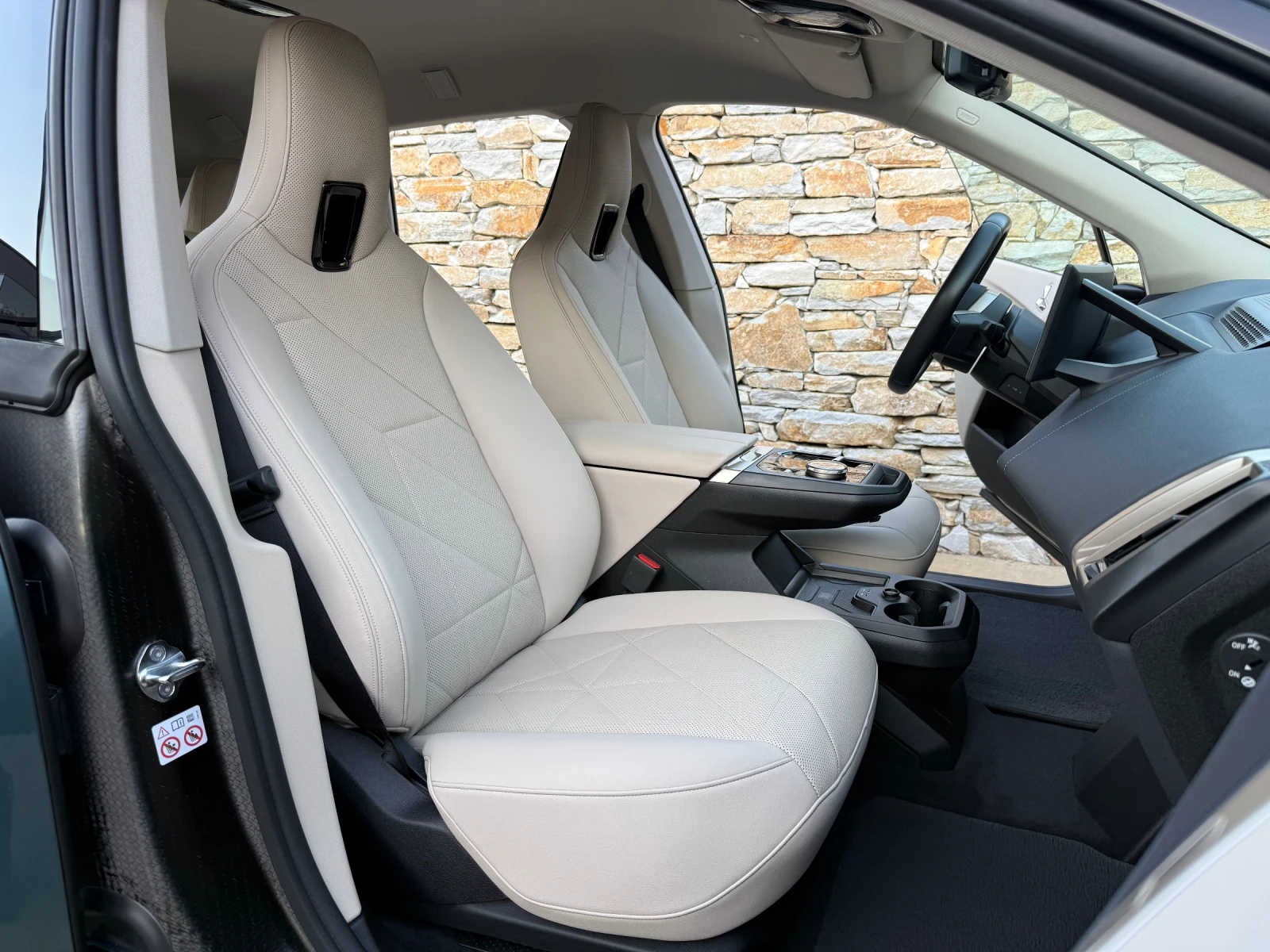 BMW iX xDrive40 4* 4 PREMIUM SUV/КАТО НОВА, снимка 10 - Автомобили и джипове - 56644121