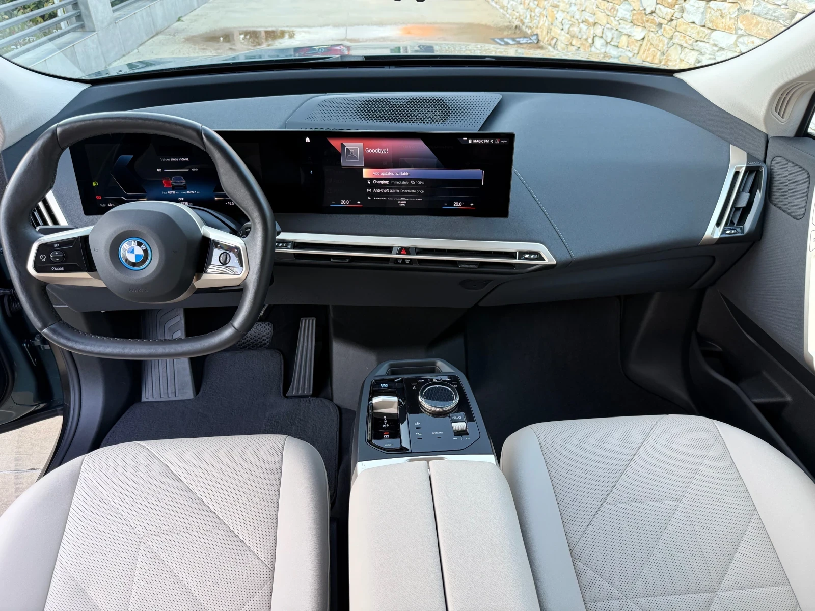BMW iX xDrive40 4* 4 PREMIUM SUV/КАТО НОВА, снимка 8 - Автомобили и джипове - 56644121