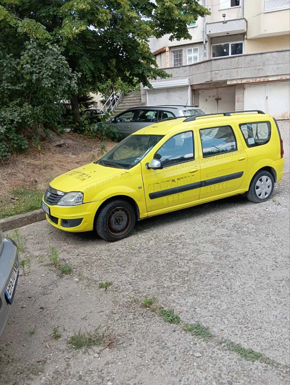 Dacia Logan, снимка 4 - Автомобили и джипове - 56685650