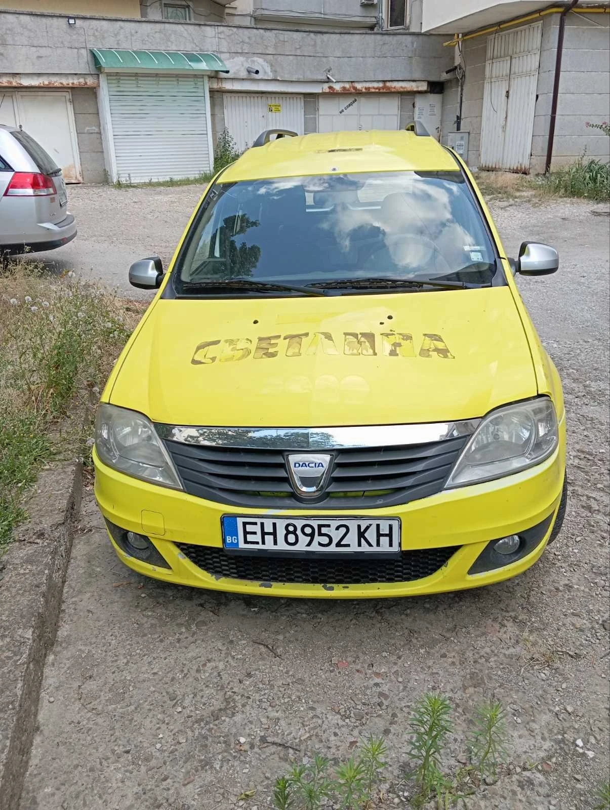 Dacia Logan, снимка 2 - Автомобили и джипове - 56685650