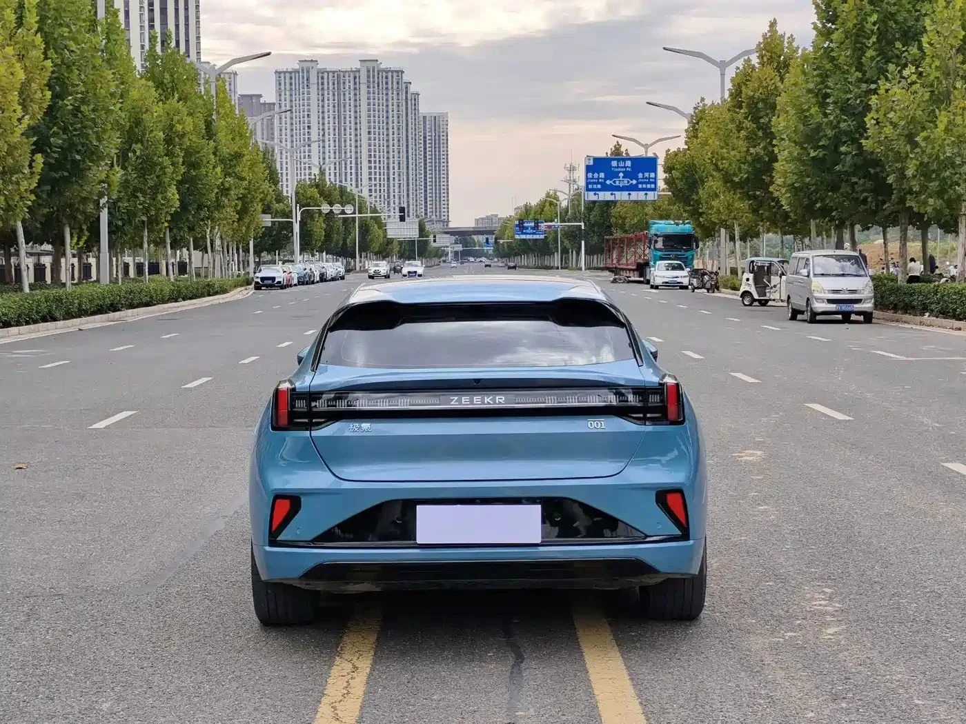Zeekr 001, снимка 6 - Автомобили и джипове - 56685962