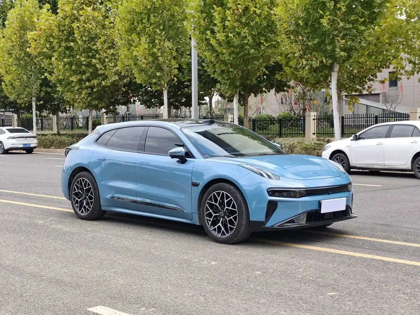 Zeekr 001, снимка 3 - Автомобили и джипове - 56685962