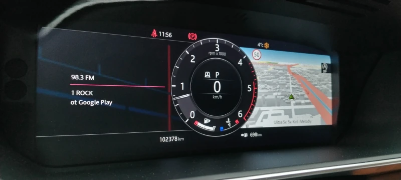 Land Rover Range Rover Sport 3.0 D V6, снимка 10 - Автомобили и джипове - 48857749