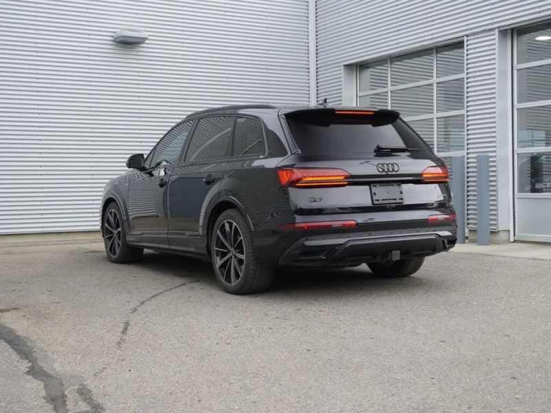 Audi Q7 Technik* S-Line* Distronic* Matrix* Пано* 6+ 1, снимка 3 - Автомобили и джипове - 52460232