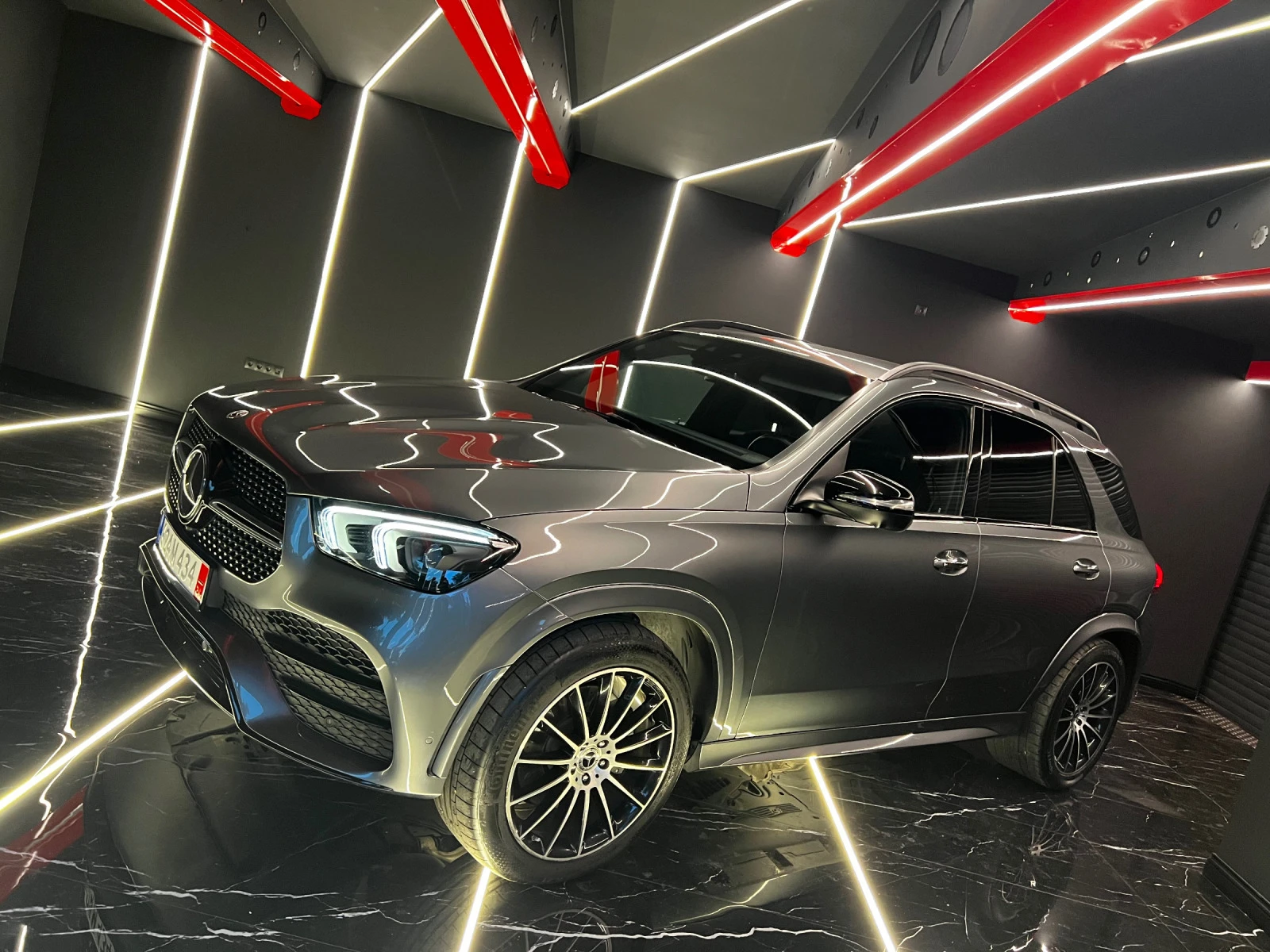 Mercedes-Benz GLE 350 * AMG* 4Matic* Airmatic* ILS LED* 1-ви собст. Герм - изображение 8