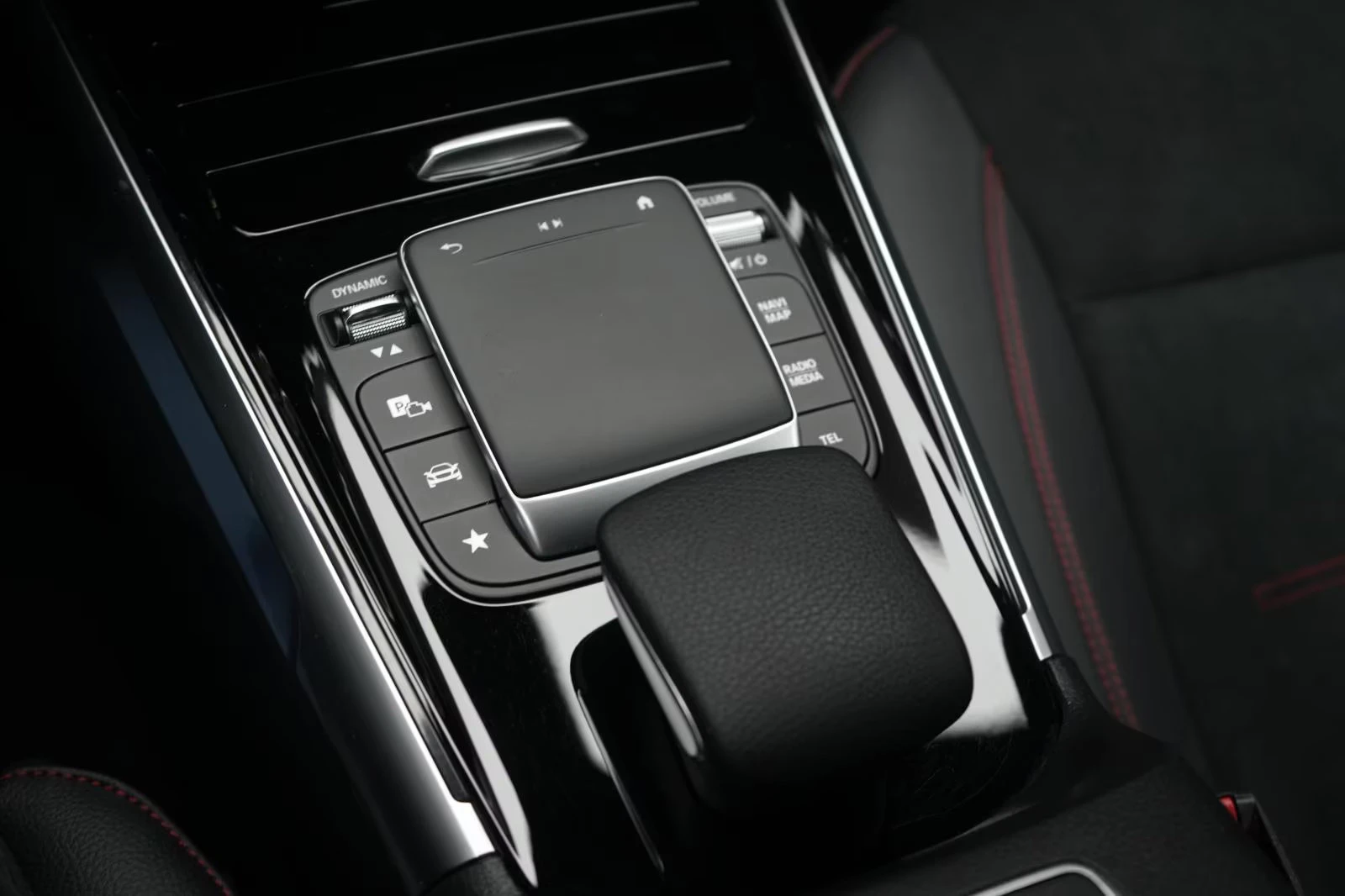 Mercedes-Benz GLB 220 d/8G-DCT/AMG-PACK/NAVI/TEMP/CAM/LANE/139D - изображение 9