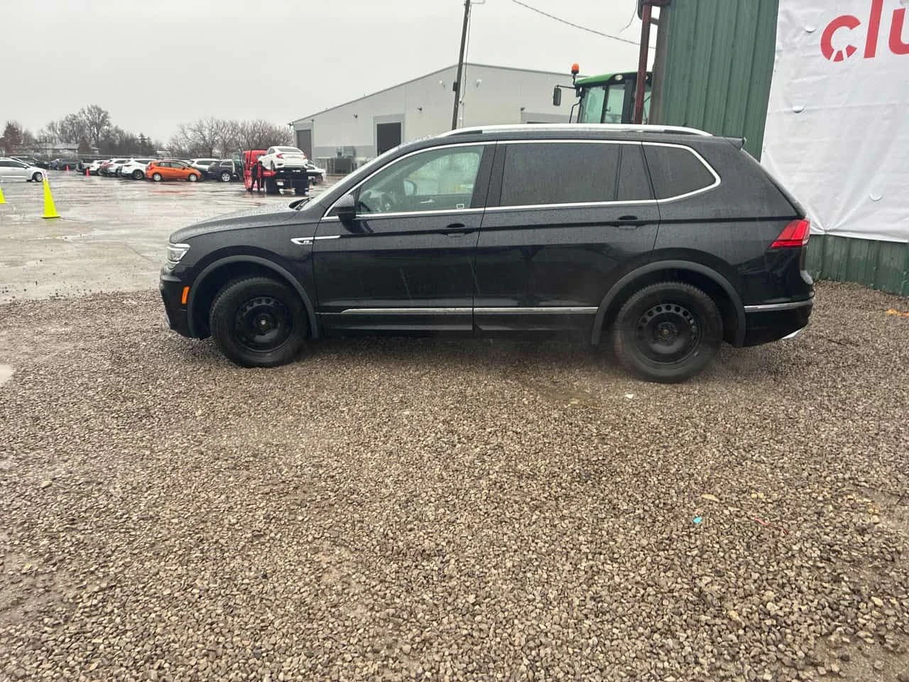 VW Tiguan * Highline * CARFAX * 3 КЛЮЧА * 2 ЧИФТА ГУМИ* ПАНО, снимка 2 - Автомобили и джипове - 53804121