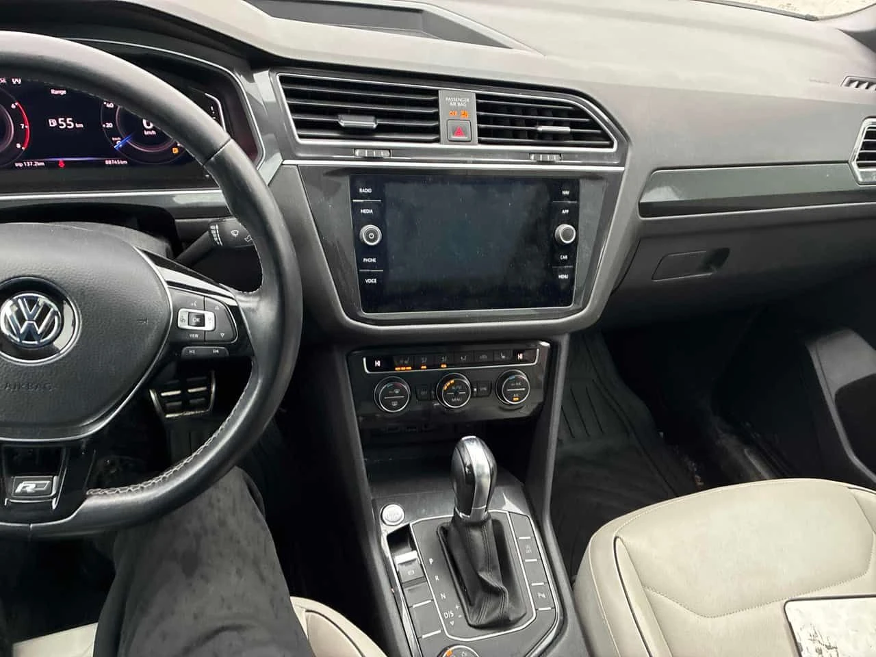 VW Tiguan * Highline * CARFAX * 3 КЛЮЧА * 2 ЧИФТА ГУМИ* ПАНО, снимка 9 - Автомобили и джипове - 53804121