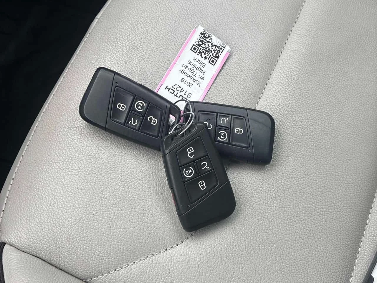 VW Tiguan * Highline * CARFAX * 3 КЛЮЧА * 2 ЧИФТА ГУМИ* ПАНО, снимка 10 - Автомобили и джипове - 53804121