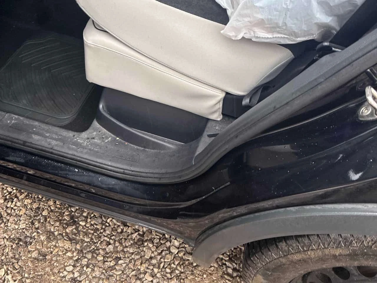 VW Tiguan * Highline * CARFAX * 3 КЛЮЧА * 2 ЧИФТА ГУМИ* ПАНО, снимка 13 - Автомобили и джипове - 53804121