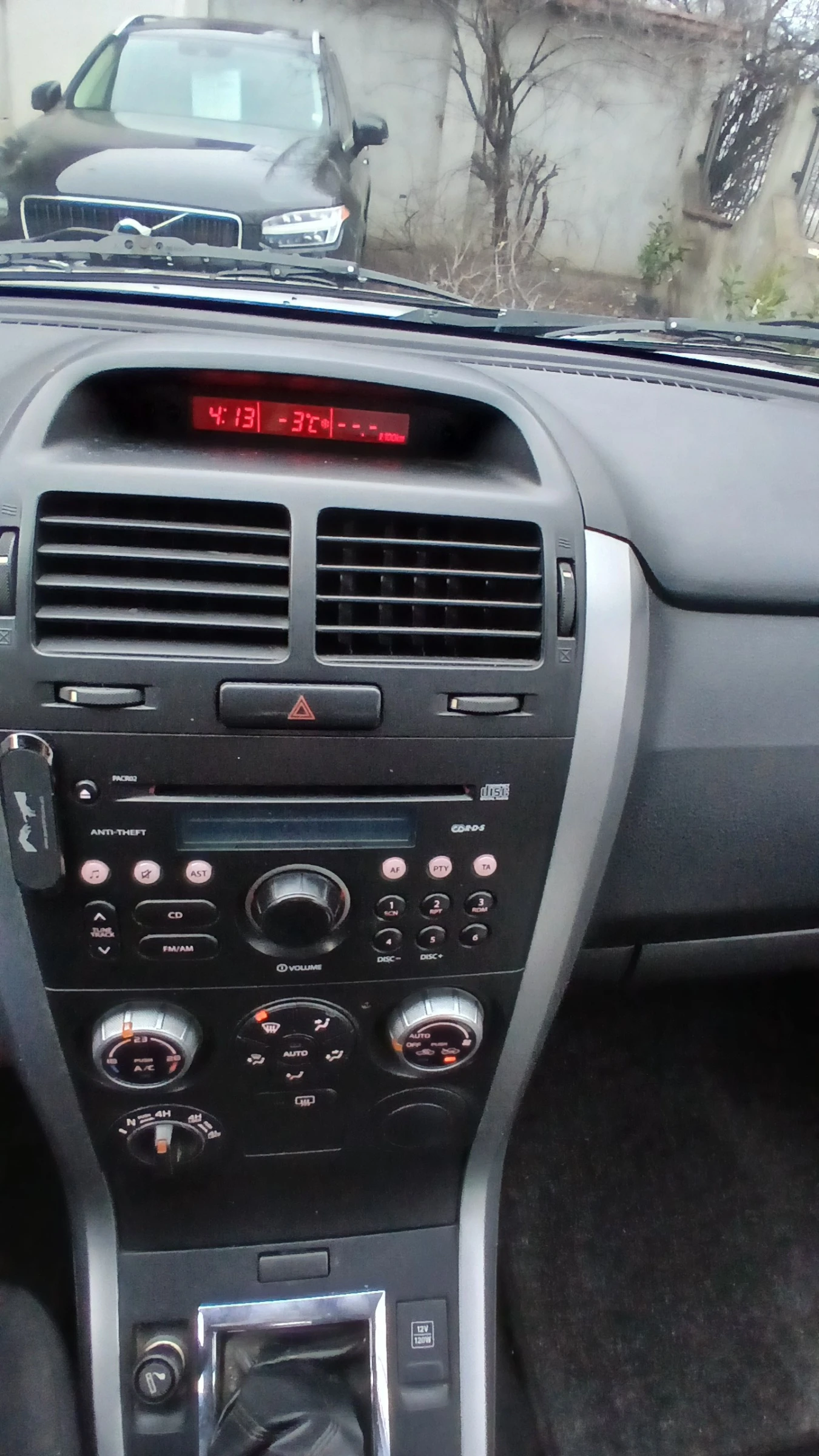 Suzuki Grand vitara 2.0i, снимка 12 - Автомобили и джипове - 53812815