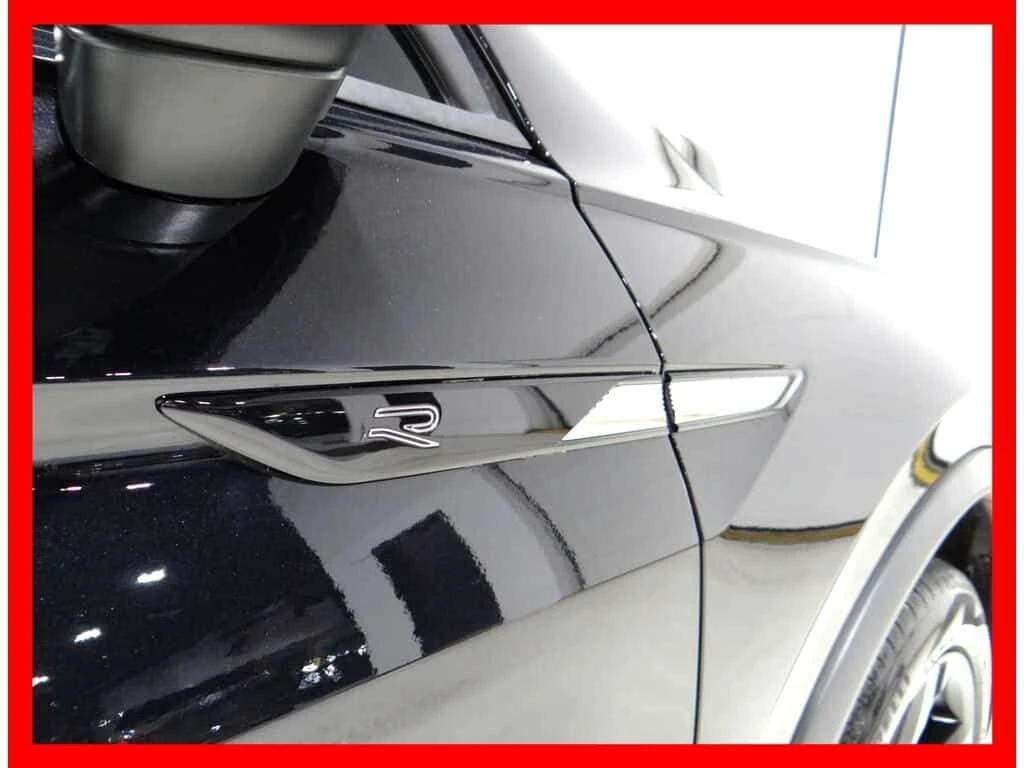 VW Tiguan * SE R LINE BLACK EDITION * CARPLAY/BACKUP CAM/LEA, снимка 9 - Автомобили и джипове - 54058067