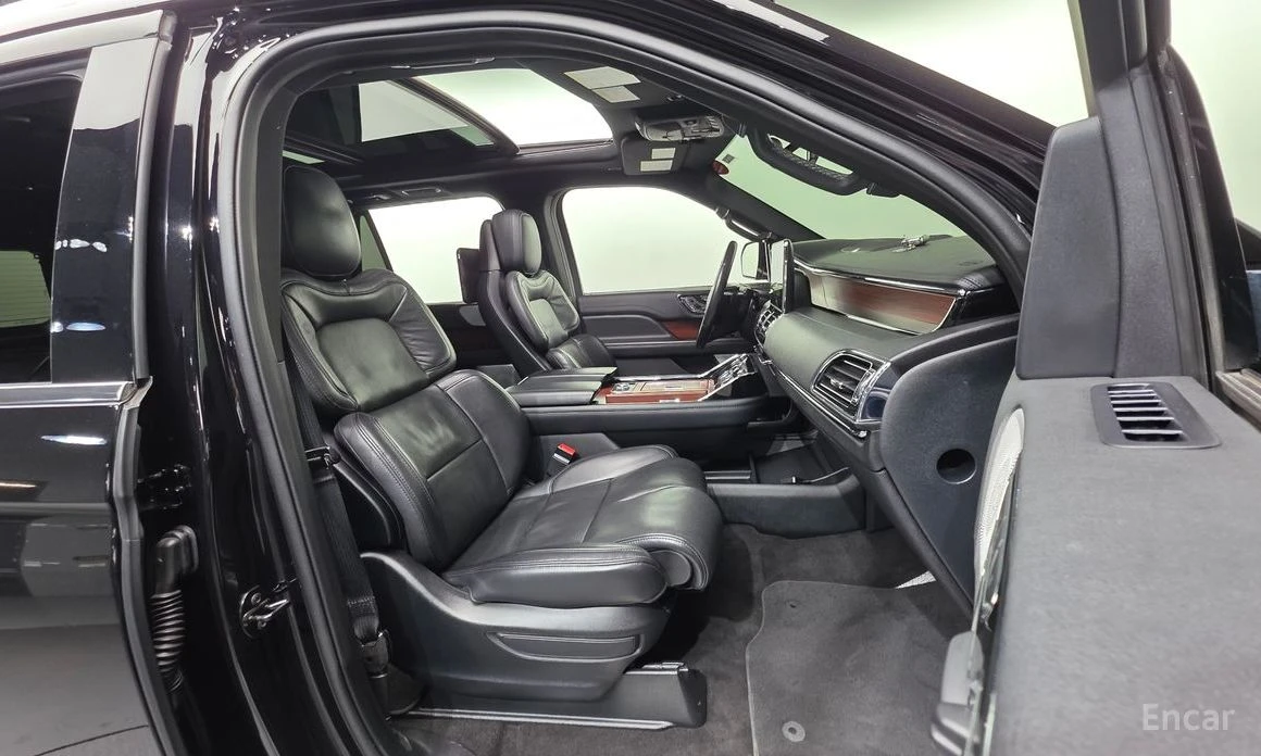 Lincoln Navigator * 3.5* КОЖА* ПОДГРЕВ* ОБДУХВАНЕ* ПАНОРАМА* FULL* , снимка 9 - Автомобили и джипове - 54083596