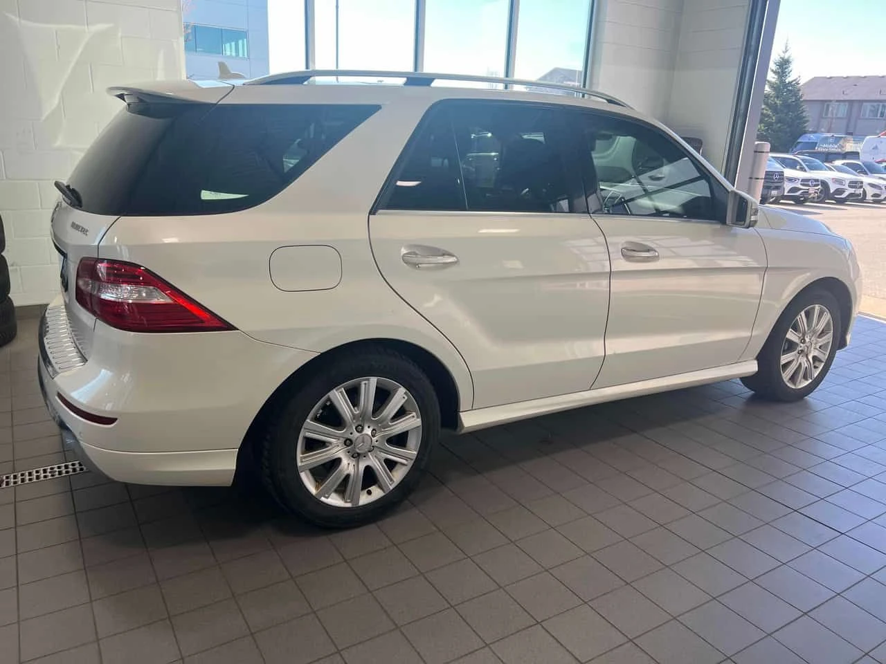 Mercedes-Benz ML 350 BlueTEC/ПОДГРЕВИ/360 КАМЕРИ/ПАНОРАМА/ОТ MERCEDES, снимка 4 - Автомобили и джипове - 54557098