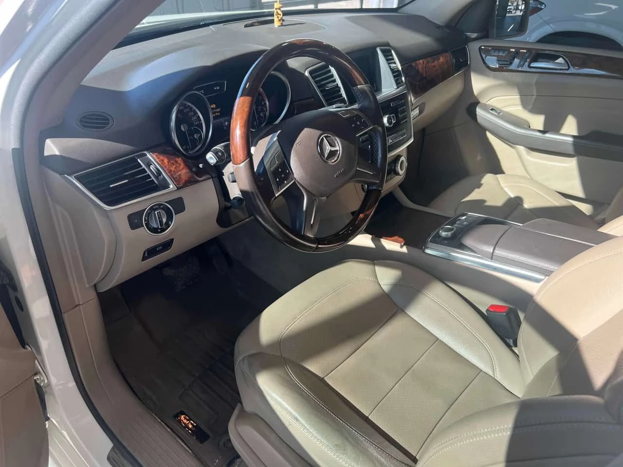 Mercedes-Benz ML 350 BlueTEC/ПОДГРЕВИ/360 КАМЕРИ/ПАНОРАМА/ОТ MERCEDES, снимка 7 - Автомобили и джипове - 54557098