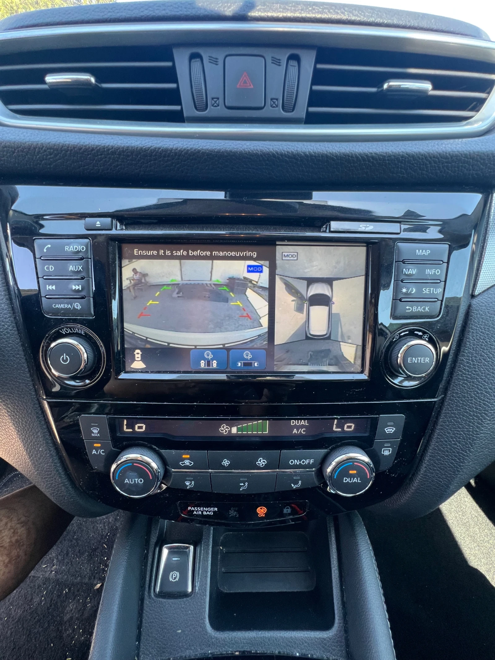 Nissan Qashqai 360^КАМЕРИ//ПОДГРЕВ//, снимка 14 - Автомобили и джипове - 55642761