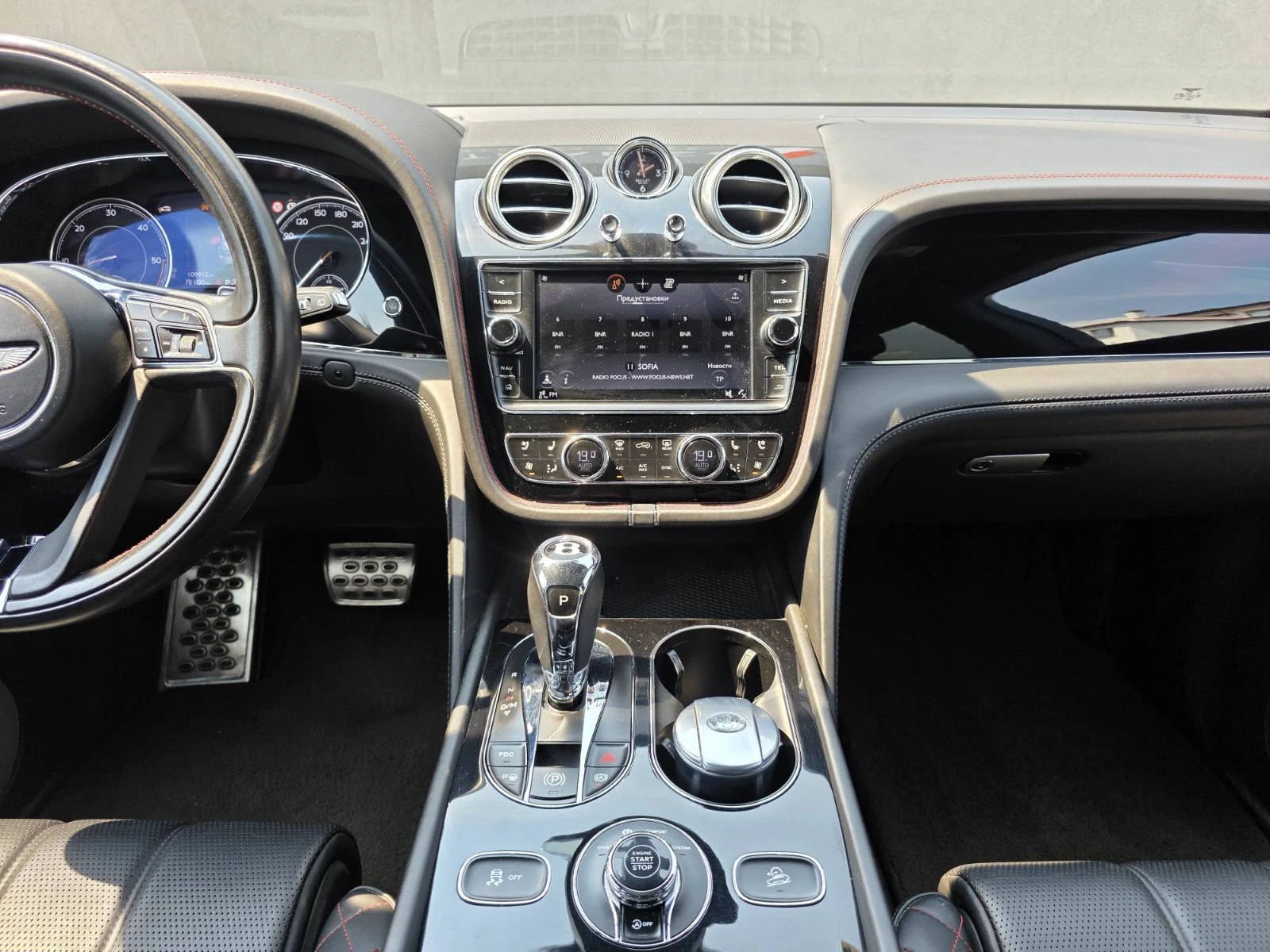 Bentley Bentayga 4.0L V8, снимка 14 - Автомобили и джипове - 55706542