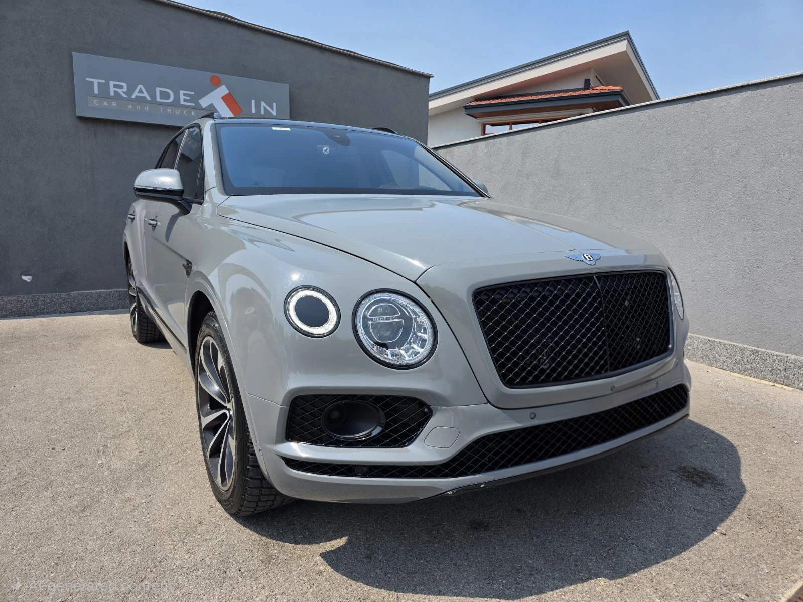 Bentley Bentayga 4.0L V8, снимка 3 - Автомобили и джипове - 55706542