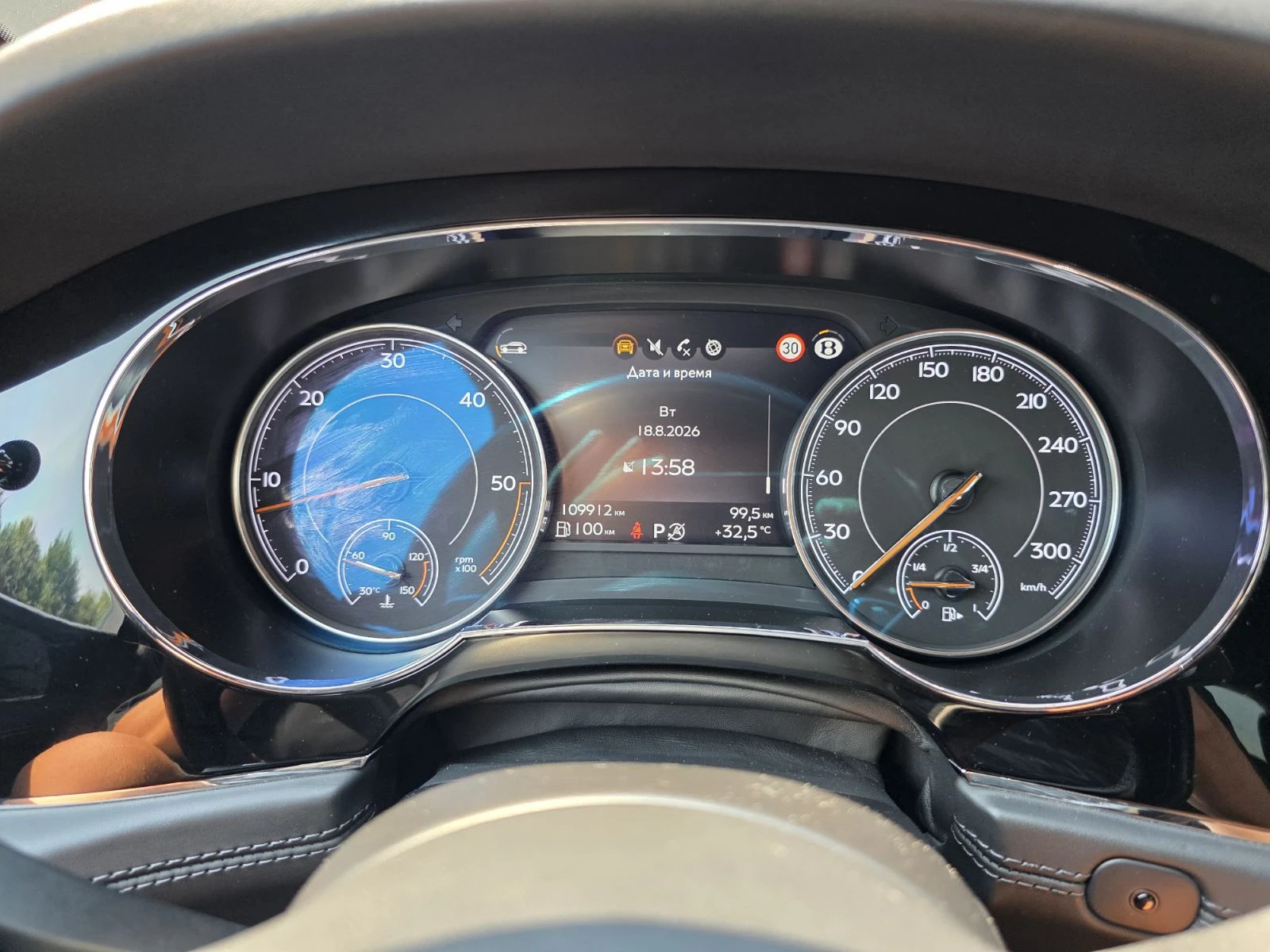 Bentley Bentayga 4.0L V8, снимка 13 - Автомобили и джипове - 55706542