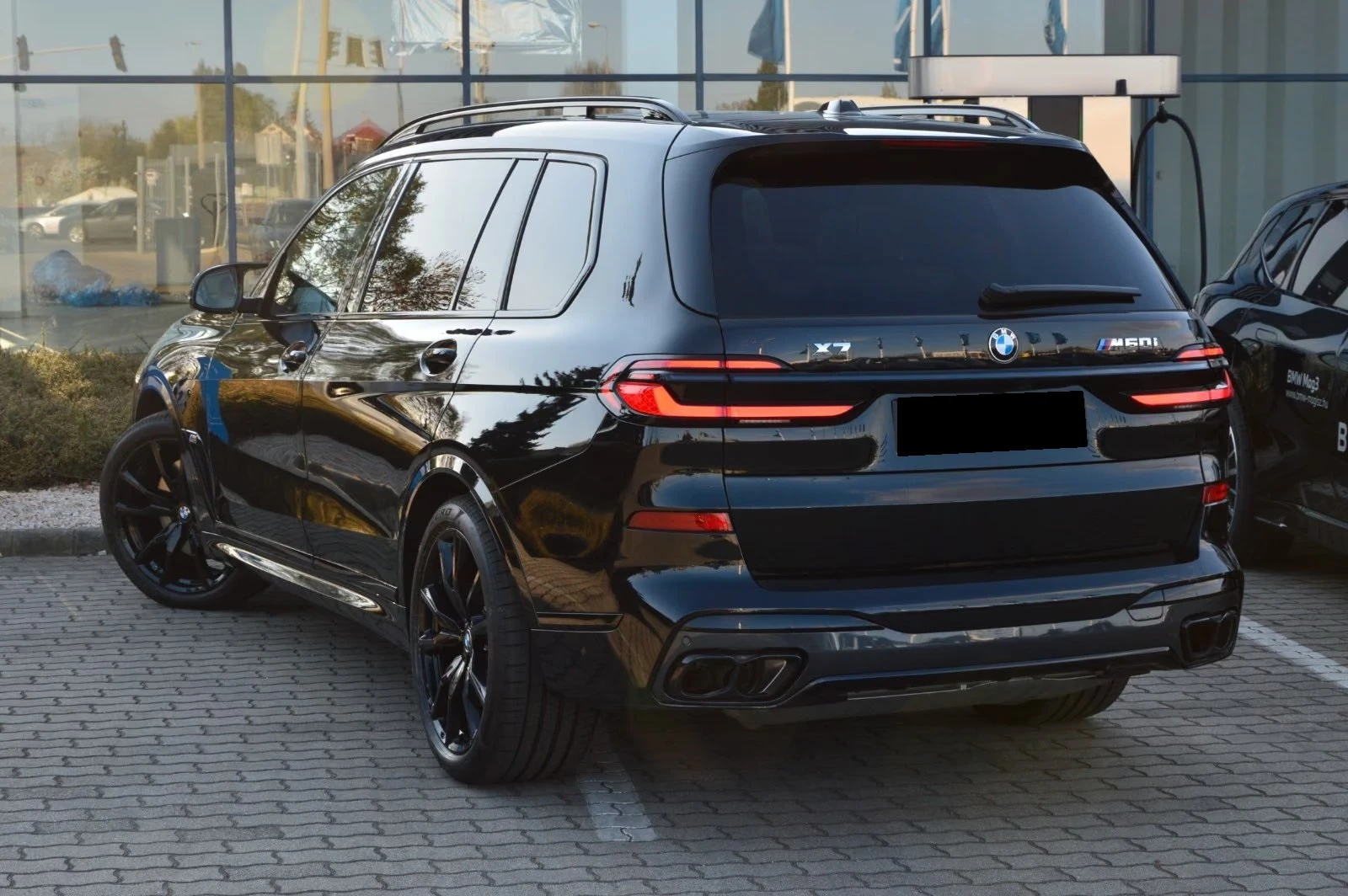 BMW X7 M60i xDrive/HUD/360/CRAFTED CLARITY/LED/SOFT CLOSE, снимка 2 - Автомобили и джипове - 56019488