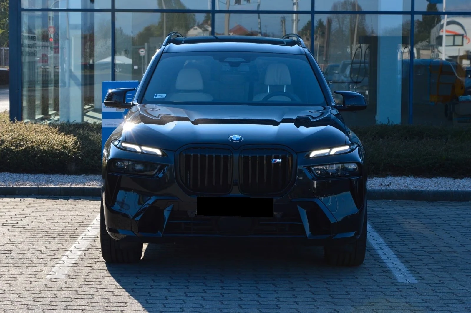 BMW X7 M60i xDrive/HUD/360/CRAFTED CLARITY/LED/SOFT CLOSE, снимка 5 - Автомобили и джипове - 56019488