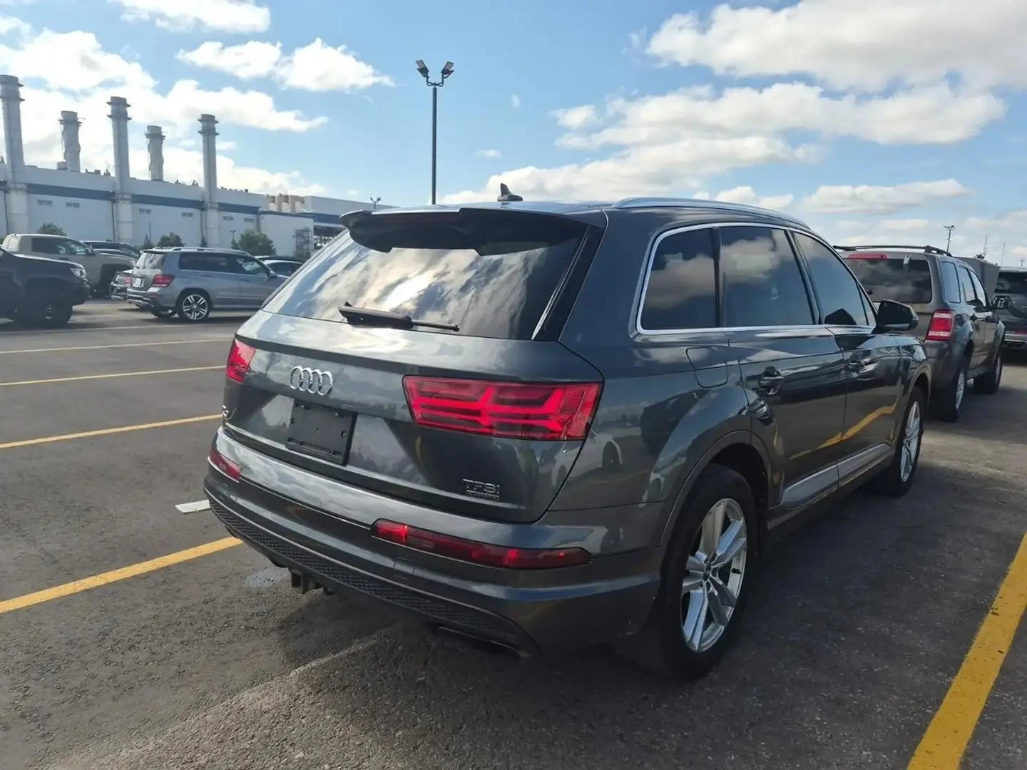 Audi Q7 3.0T Progressiv S-LINE* CLEANCARFAX, снимка 2 - Автомобили и джипове - 56045825