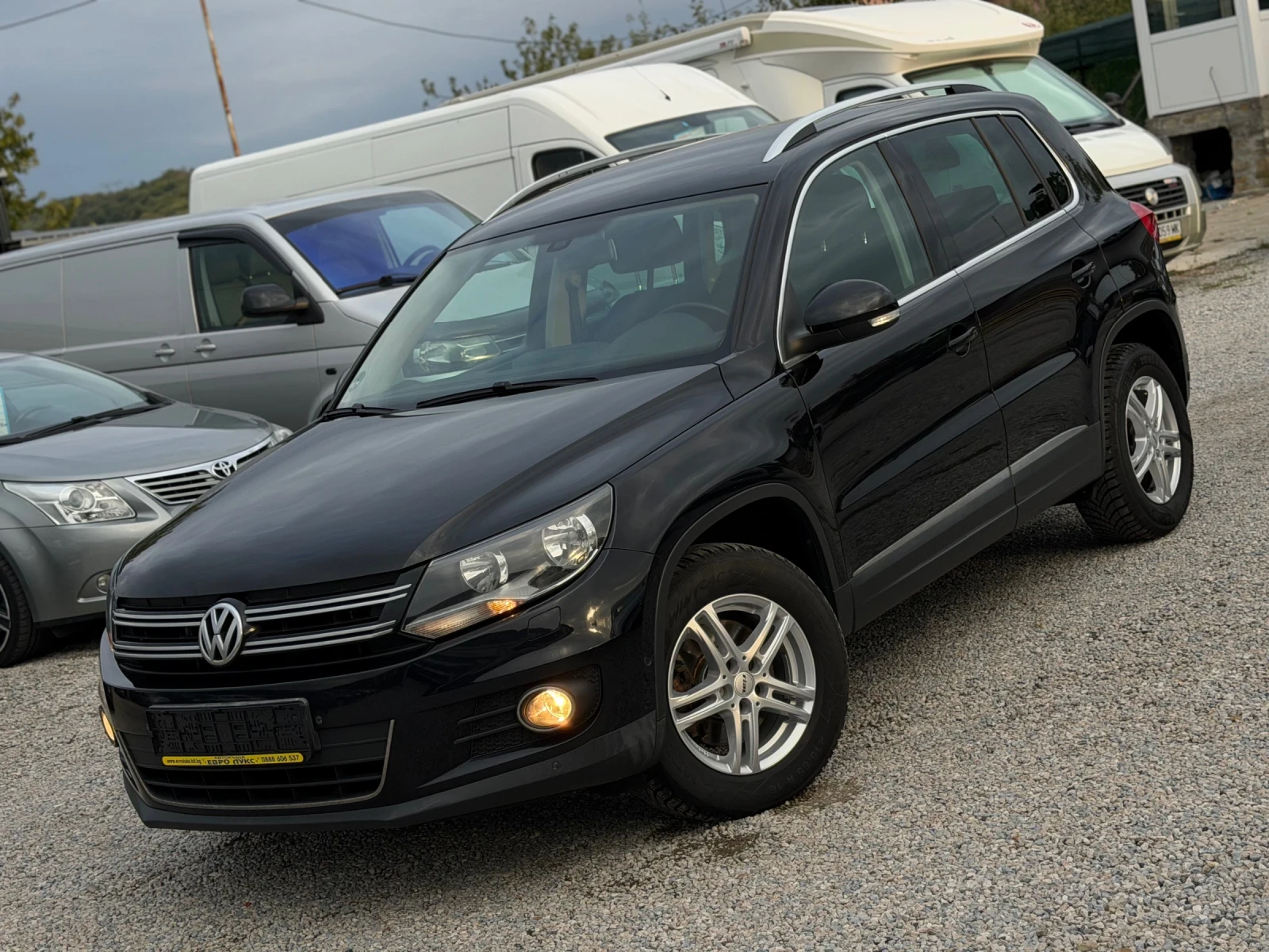 VW Tiguan 2.0TDI 140кс 6ск 4х4 ПОДГРЕВ, снимка 3 - Автомобили и джипове - 56271487