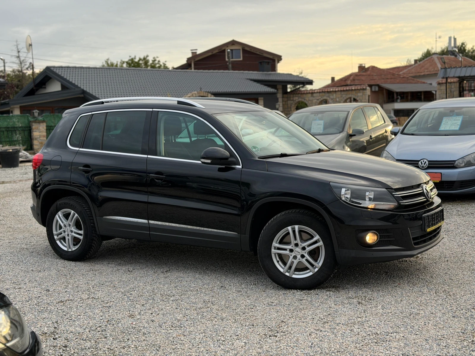 VW Tiguan 2.0TDI 140кс 6ск 4х4 ПОДГРЕВ, снимка 7 - Автомобили и джипове - 56271487
