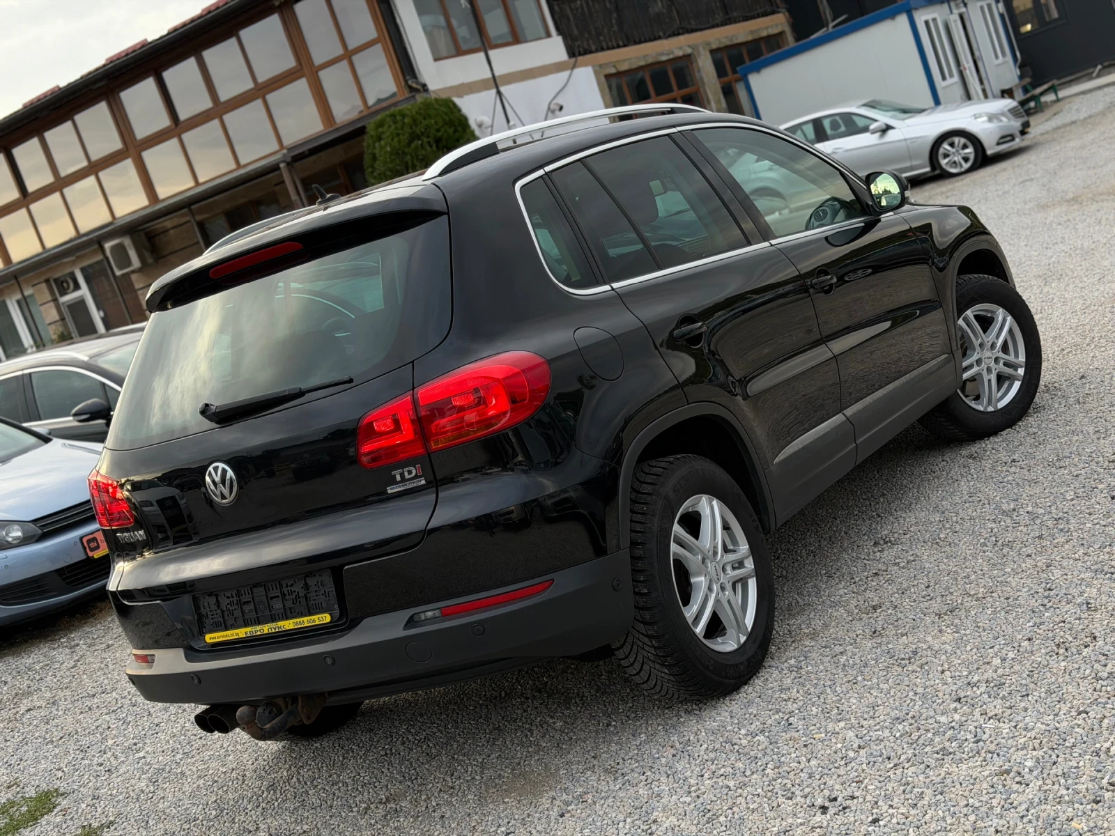 VW Tiguan 2.0TDI 140кс 6ск 4х4 ПОДГРЕВ, снимка 6 - Автомобили и джипове - 56271487
