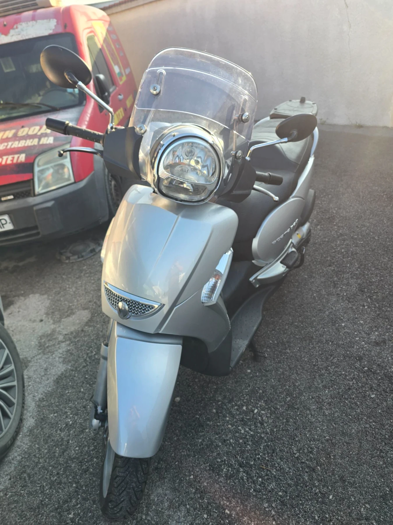 Aprilia Scarabeo Скутер 