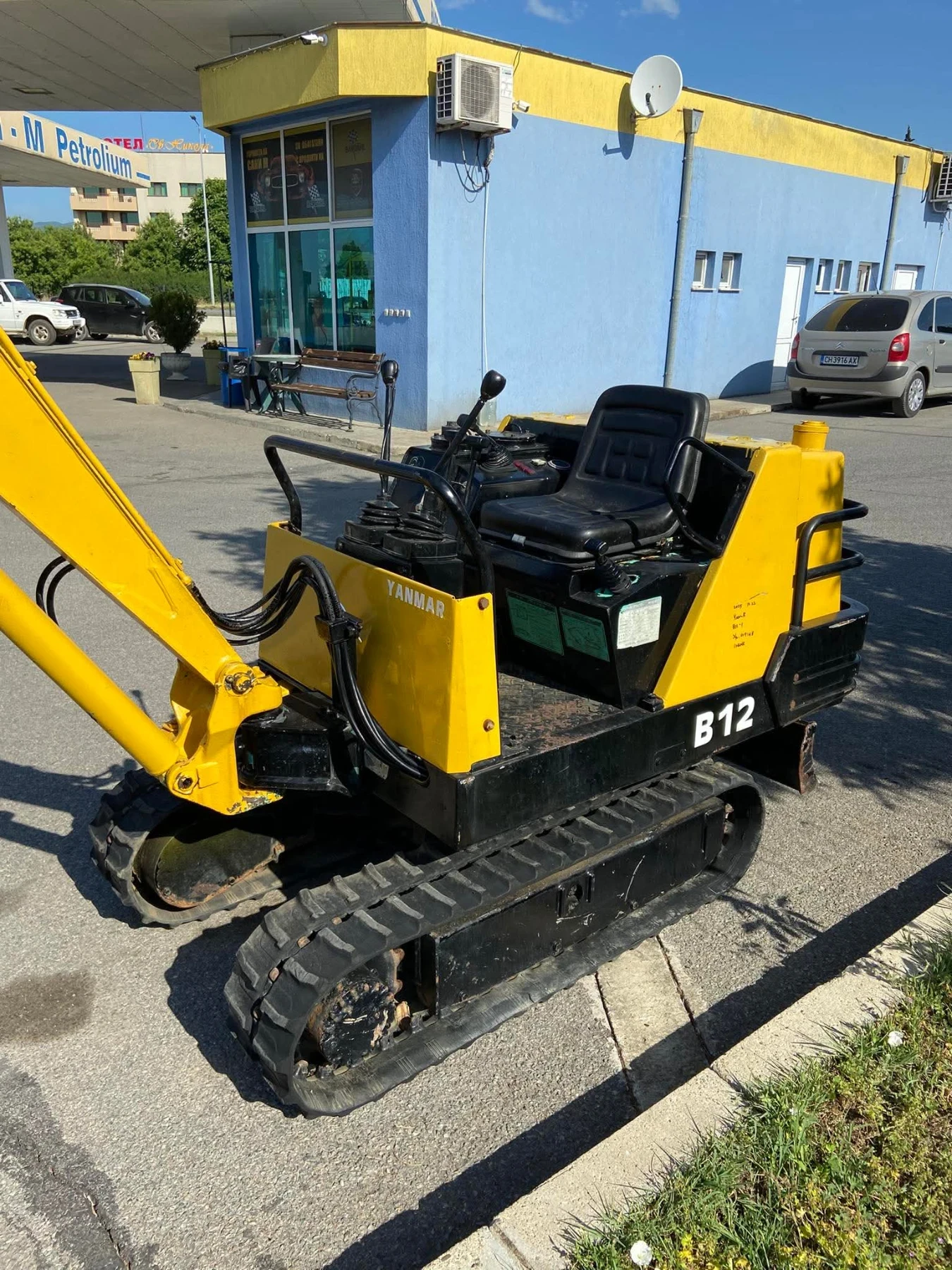Багер Yanmar В12, снимка 6 - Индустриална техника - 54701376