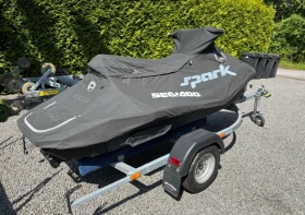 Джет Bombardier Sea Doo Spark Trixx 3 Up 2019, снимка 3