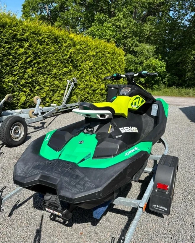 Джет Bombardier Sea Doo Spark Trixx 3 Up 2019 - изображение 2