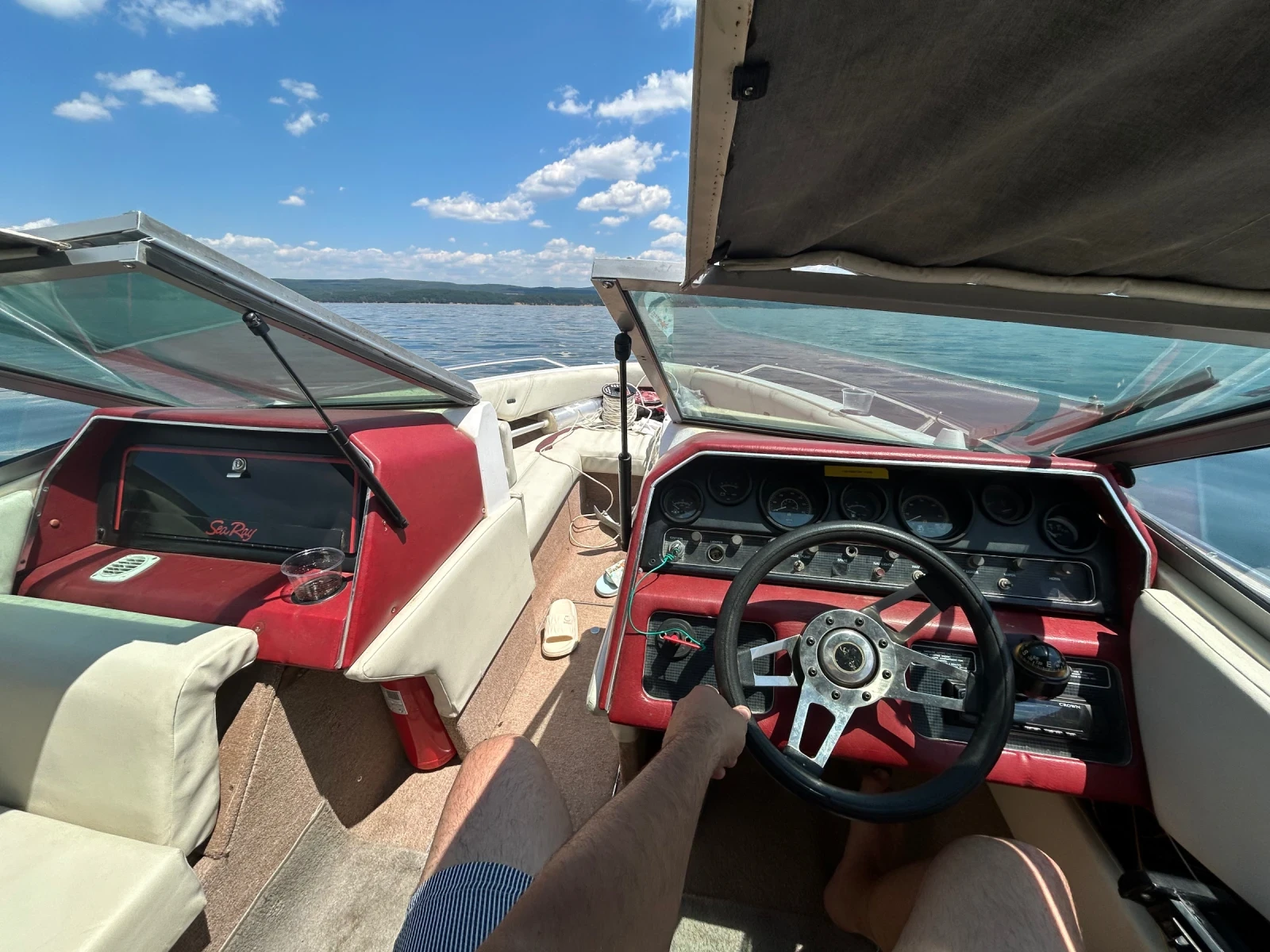 Моторна яхта Sea Ray Bowrider - изображение 7