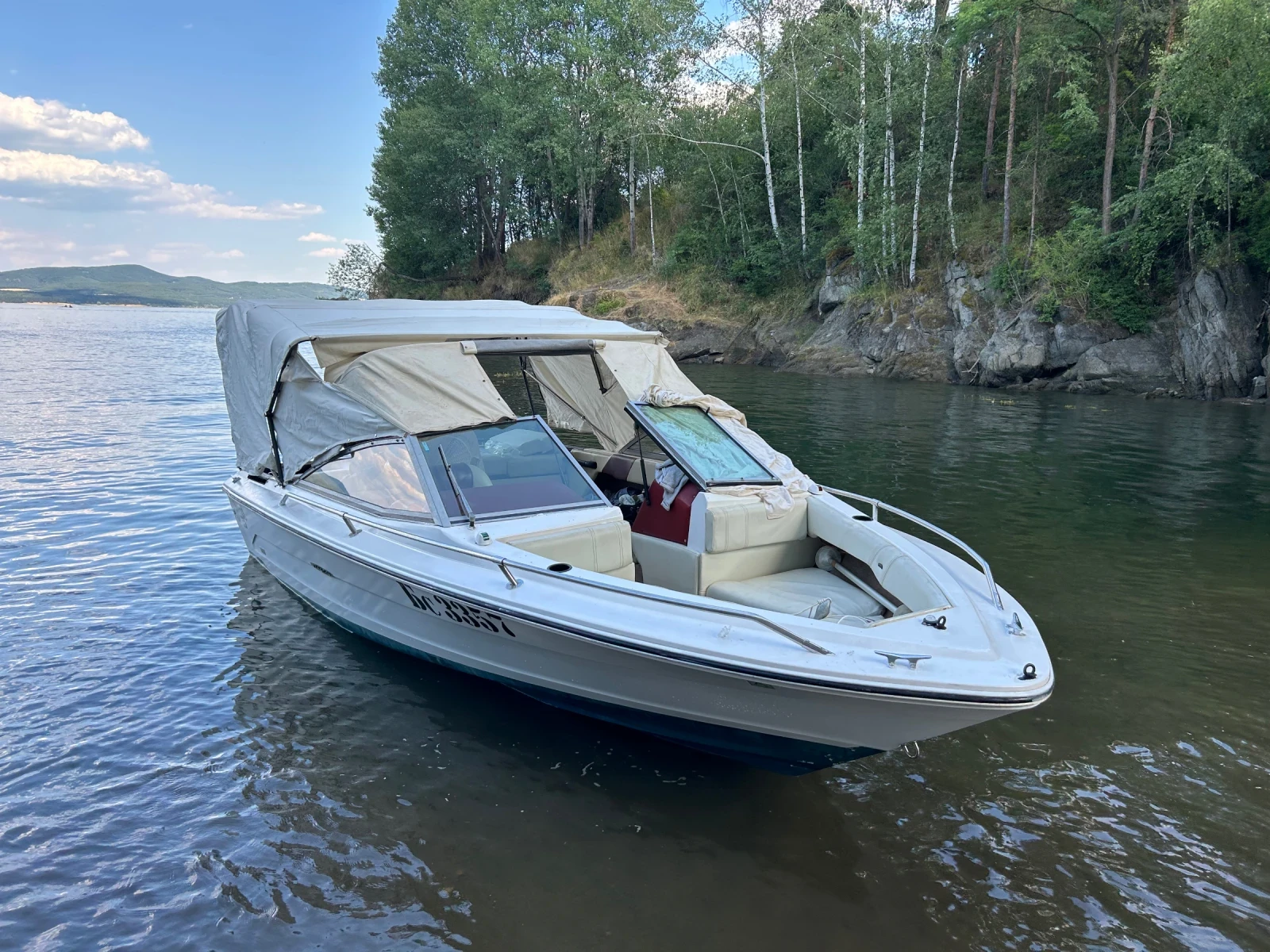 Моторна яхта Sea Ray Bowrider - изображение 9