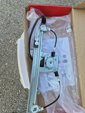 Оригинален ЧИСТО НОВ механизъм с мотор за FIAT 500 ЗА ЕЛ.СТЪКЛО, снимка 2