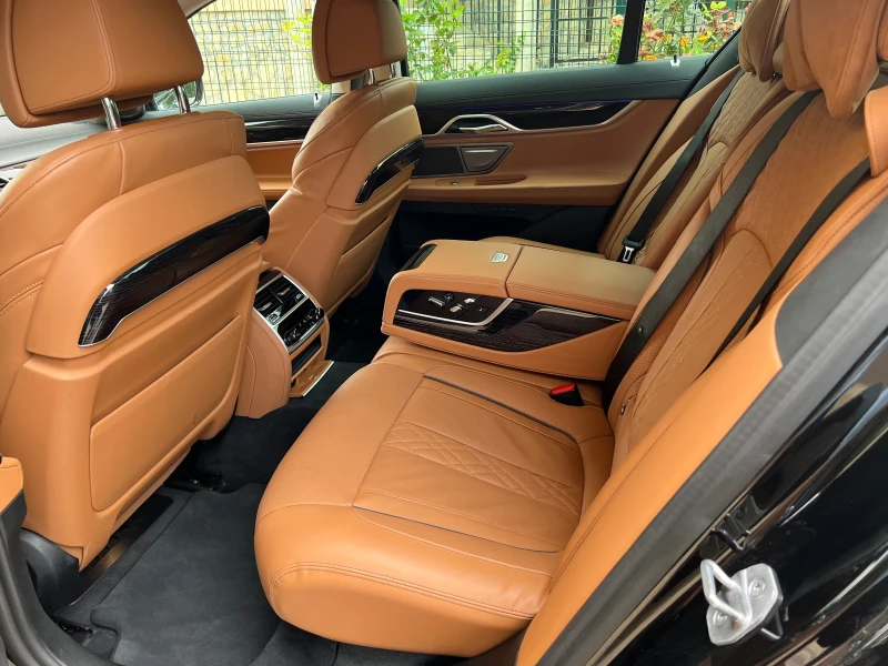 BMW 740, снимка 16 - Автомобили и джипове - 50411536