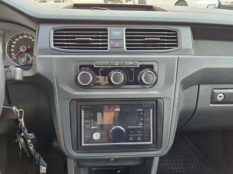 VW Caddy 2.0TDI-102кс= КЛИМАТИК, снимка 13 - Автомобили и джипове - 51067943