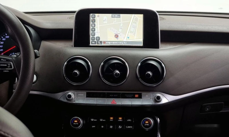 Kia Stinger 2.0 Turbo 2WD * НАЙ-ДОБРА ЦЕНА В БЪЛГАРИЯ* , снимка 12 - Автомобили и джипове - 51965310