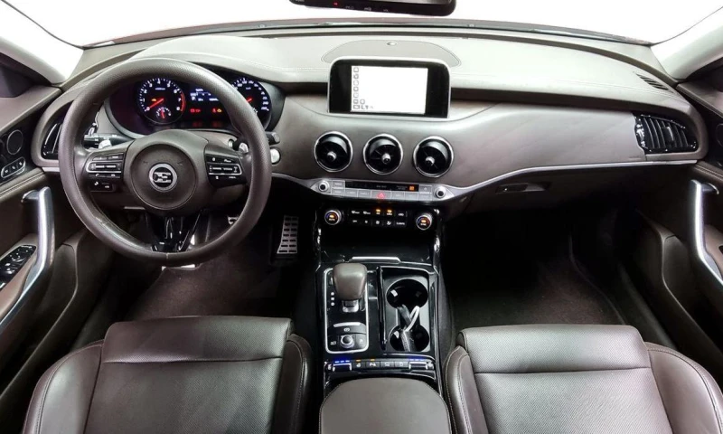 Kia Stinger 2.0 Turbo 2WD * НАЙ-ДОБРА ЦЕНА В БЪЛГАРИЯ* , снимка 5 - Автомобили и джипове - 51965310