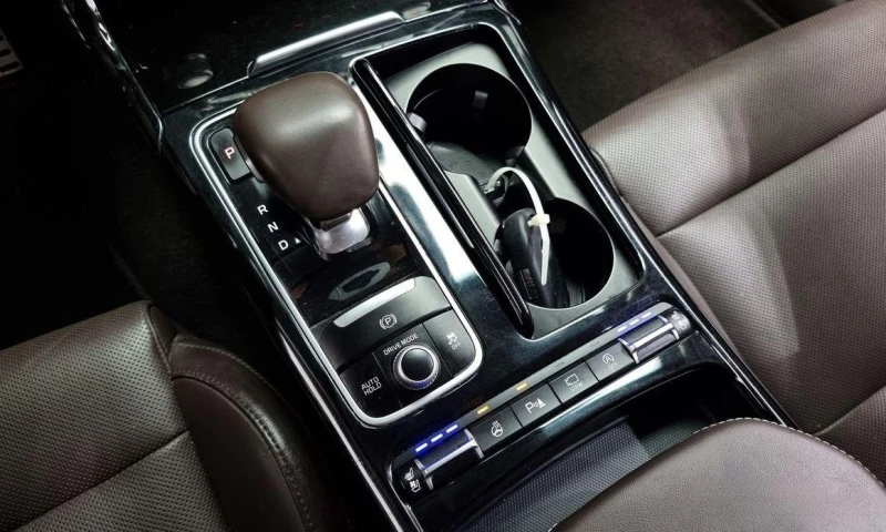 Kia Stinger 2.0 Turbo 2WD * НАЙ-ДОБРА ЦЕНА В БЪЛГАРИЯ* , снимка 7 - Автомобили и джипове - 51965310