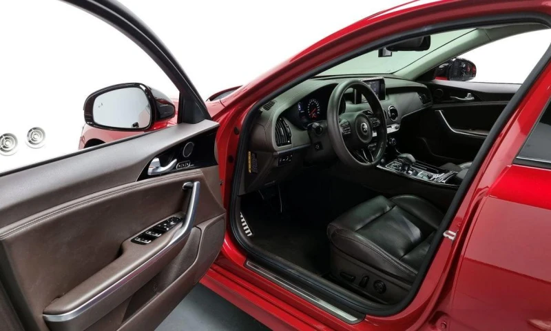 Kia Stinger 2.0 Turbo 2WD * НАЙ-ДОБРА ЦЕНА В БЪЛГАРИЯ* , снимка 8 - Автомобили и джипове - 51965310