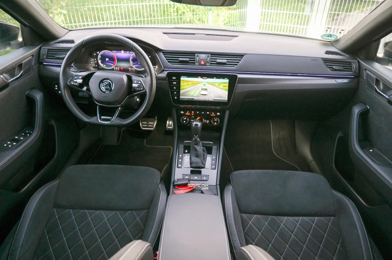 Skoda Superb 2.0TDI* Sportline* КАМЕРА* ACC* 80000КМ* Germany, снимка 9 - Автомобили и джипове - 52238475