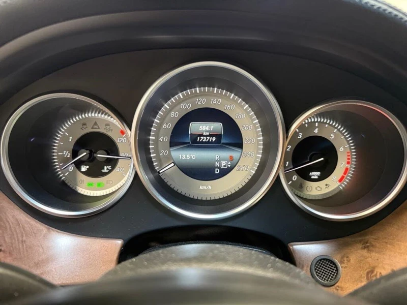Mercedes-Benz CLS 400 PARKASSIST* 360* М.ТОЧКА* ПОДГРЕВ, снимка 14 - Автомобили и джипове - 52448538