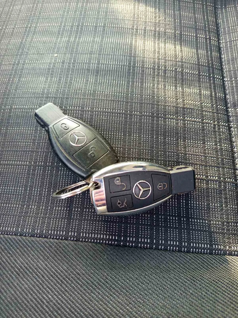 Mercedes-Benz 220, снимка 7 - Автомобили и джипове - 52844556